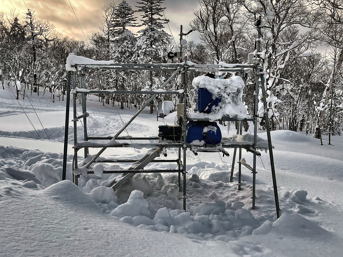積雪地のLiDAR架台